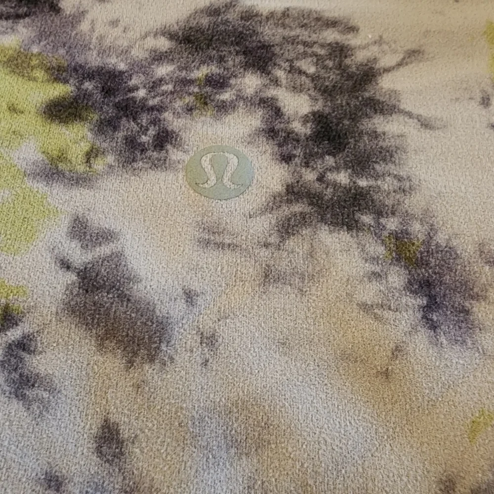 Lululemon Size 6 Used, But In Excellent Condition. - Picture 5 of 5
